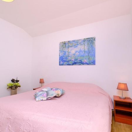 Apartments Vanda マリ・ロシニュ エクステリア 写真
