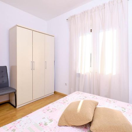 Apartments Vanda マリ・ロシニュ エクステリア 写真