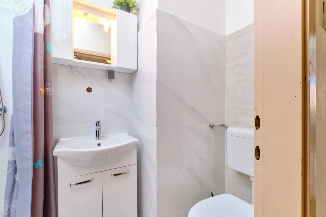 Apartments Vanda マリ・ロシニュ エクステリア 写真