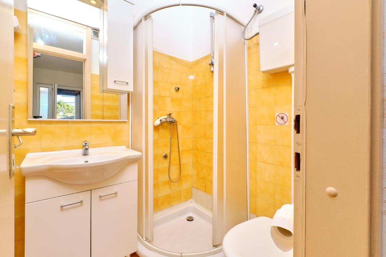 Apartments Vanda マリ・ロシニュ エクステリア 写真