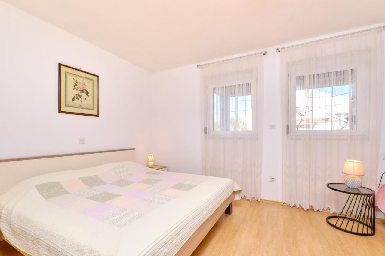 Apartments Vanda マリ・ロシニュ エクステリア 写真