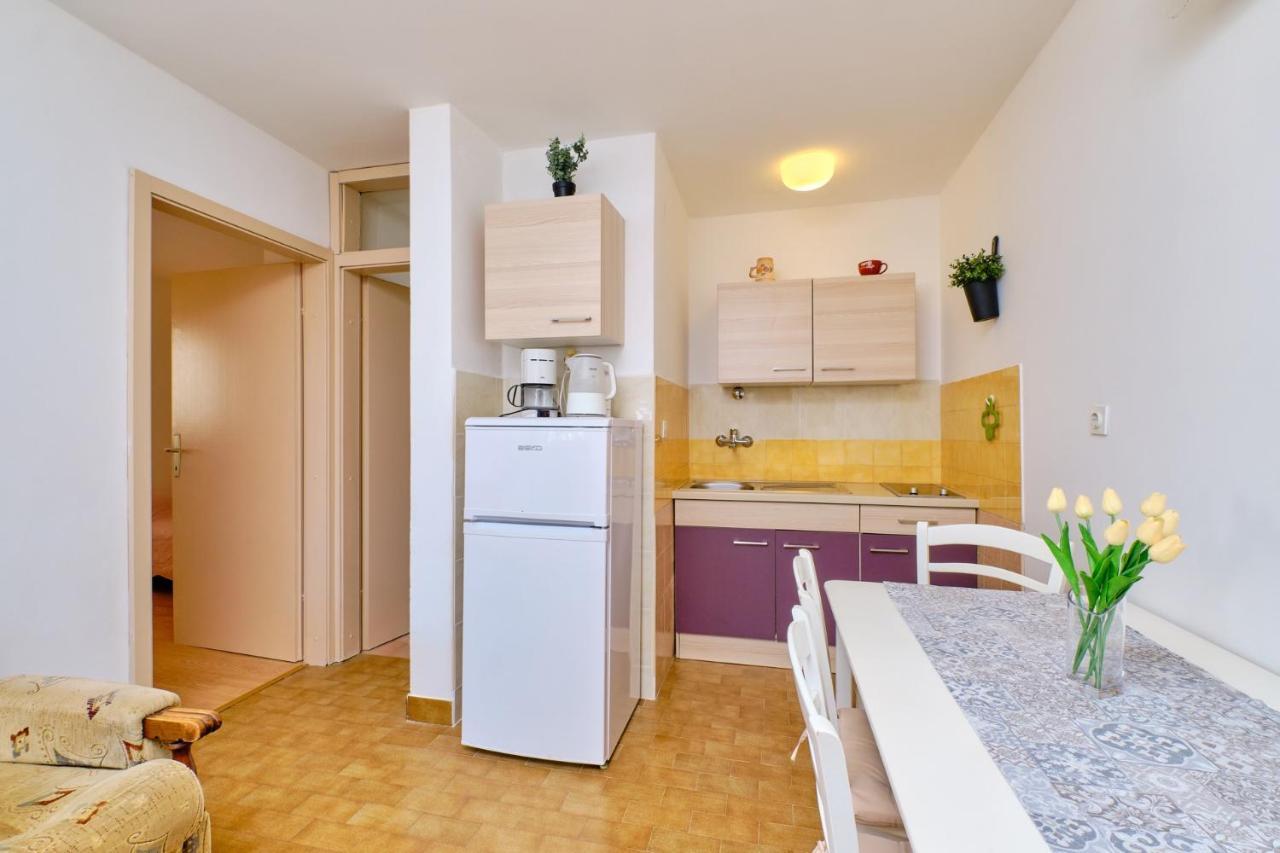 Apartments Vanda マリ・ロシニュ エクステリア 写真