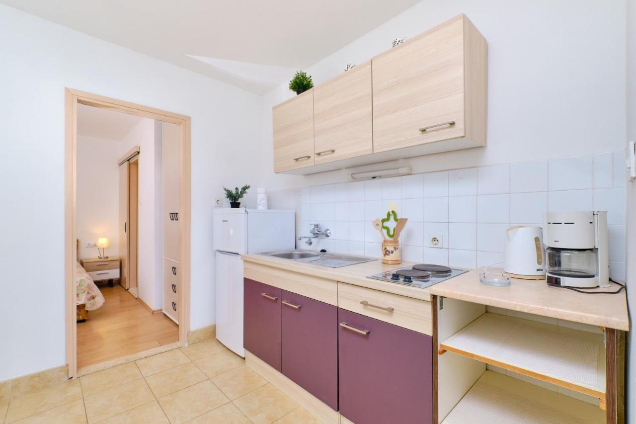 Apartments Vanda マリ・ロシニュ エクステリア 写真