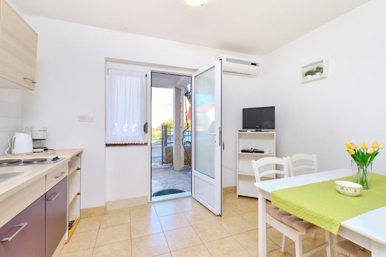 Apartments Vanda マリ・ロシニュ エクステリア 写真